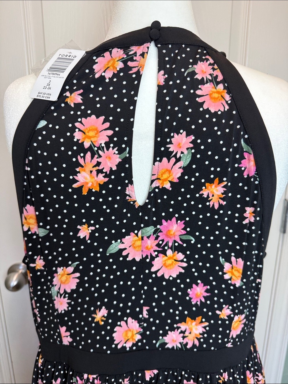 New Torrid Black Floral Halter Skater Dress sz 3X - Picture 4 of 6